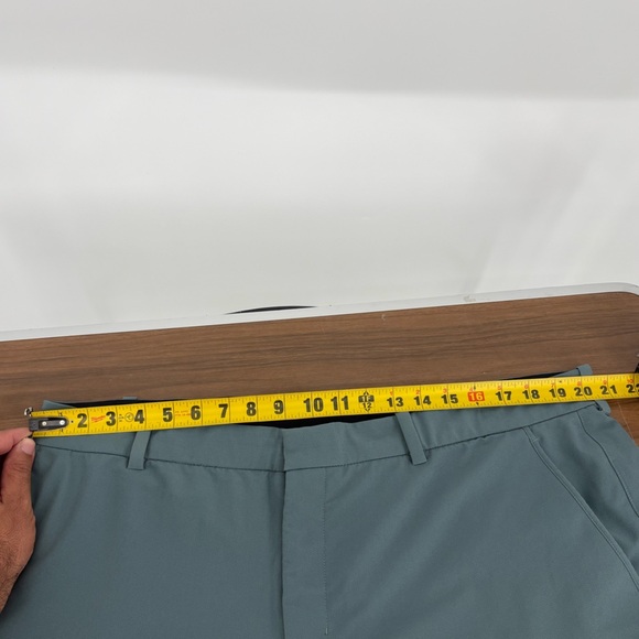 Nike Dri-Fit Men's Standard Fit HYBRID Golf Shorts-Hasta Green - Picture 7 of 10